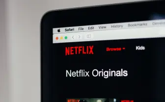 外出自粛が影響？ Netflix、Amazonなど利用のきっかけに「在宅時間の増加」