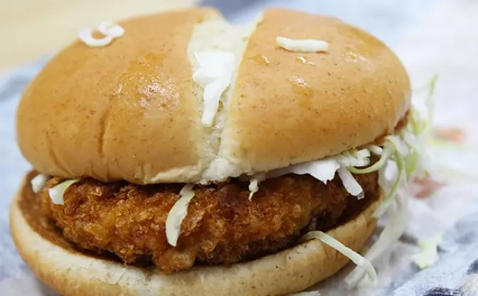 サクサク「とんかつマックバーガー」と極太「チュロス」食べてみた！