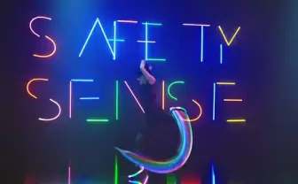 きゅんくん参加の光るスマートシューズ「Orphe」がトヨタCMでポップに踊る