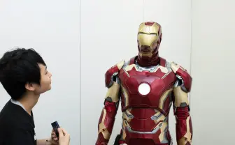 コスライダー　マーベル　アイアンマン 渋谷でアイアンマンに遭遇！ マーベルのコスプレイヤーが大量