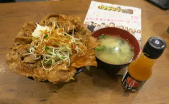 鬼ボリューム・ケチャップたっぷり・激辛! 『闇金ウシジマくん』コラボメニューを食べてみた