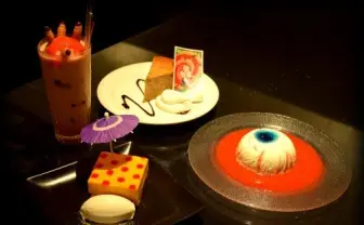 美しくも残酷な丸尾末広の世界観がまさかのスイーツに！「少女椿カフェ」期間限定オープン[ホラー通信]