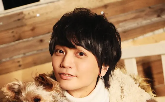 浅沼晋太郎2nd写真集『POPCORN ’n POP』 犬を抱きほほ笑む姿が尊い