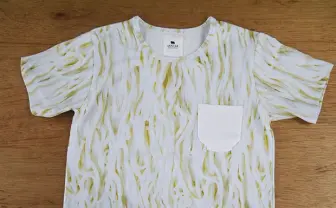 この夏、うどんを着る！ 異色ブランド「TANUKI」総うどん柄Tシャツ再販売