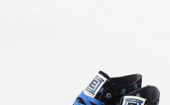 ロックマンがドット絵スニーカーに！ E缶プリントで疲労も回復