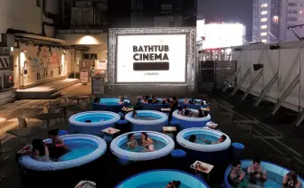 ナイトプールの次はこれ！ 友達やカップルで楽しむ「BATHTUB CINEMA」日本上陸