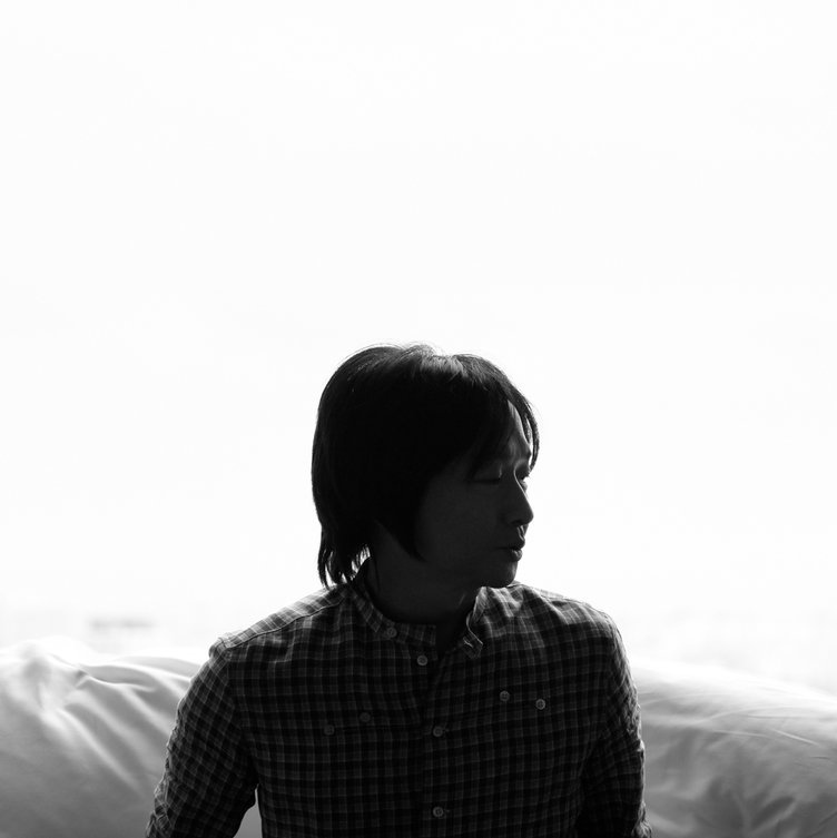 ☆☆新品未開封☆小沢健二☆扇子☆東京恋愛専科 扇子｢いちょう並木のセレナーデ｣（紺×グレー×白竹） : 小沢健二