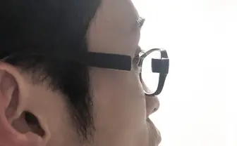 「メガネなのに目元が見える」漫画あるあるを再現したメガネが話題