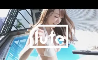 例のプールでグラビアアイドルがおっぱい疾走！米原康正 動画第1弾