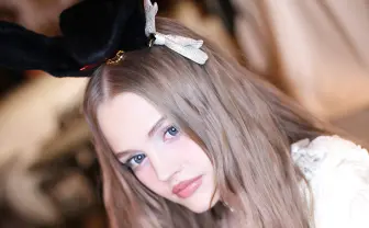 【写真】これが天使のロリータ美少女たち！ 誰もがひれ伏す魅惑の視線