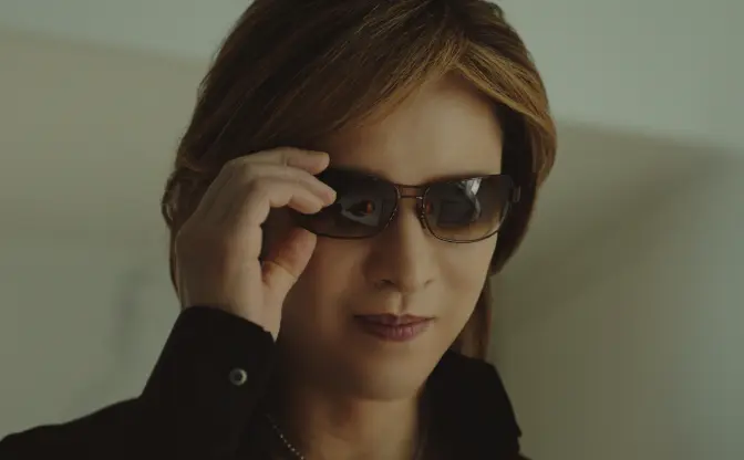 【悲報】X JAPANのYOSHIKIさん、ケチャップでサイン書いてしまう