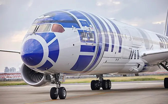 スター・ウォーズの壁紙も！R2-D2™に乗って空へ、今度はビジネスクラスにご招待