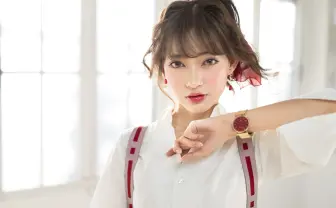 種村有菜『神風怪盗ジャンヌ』コラボアイテム　名言づくしの作品を身にまとう