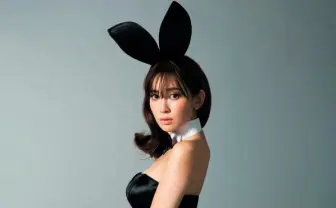 似合う、似合いすぎる　小嶋陽菜のバニーガール姿から目が離せない