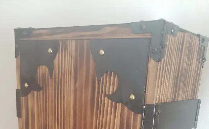 実用性もバツグン！ お父さんが日曜大工で作った禰豆子箱の仕上がりに鬼滅ファン騒然