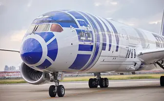 スター・ウォーズの壁紙も！R2-D2™に乗って空へ、今度はビジネスクラスにご招待