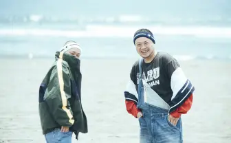 サ上とロ吉、メジャー作『大海賊』 ジャケットはサ上の母が一筆入魂