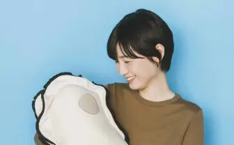 本物そっくりな牡蠣クッション　あまりにシュールな光景に反響