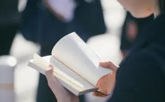 紙の書籍15年ぶり販売増、2021年の出版市場　TikTokの活用も追い風