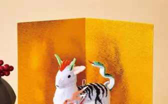 顔は何の動物？ 十二支が合体した浮世絵師の創作生物がぬいぐるみに