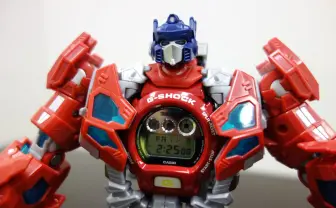 コラボムービーから1年越しで実現！　“G-SHOCK”と“トランスフォーマー”がコラボした『マスターオプティマスプライム レゾナントモード〔G-SHOCKセット〕』