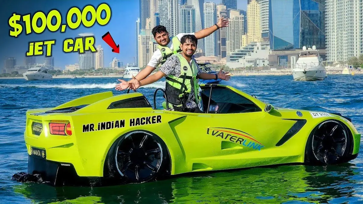 水上を走るスポーツカー / 画像はMR. INDIAN HACKERのYouTubeより
