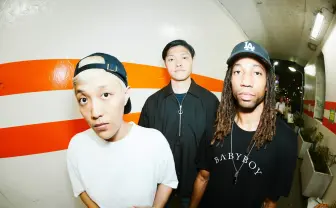 人種、言語、セクシャリティ── CIRRRCLEは“ハッピー”で越境する