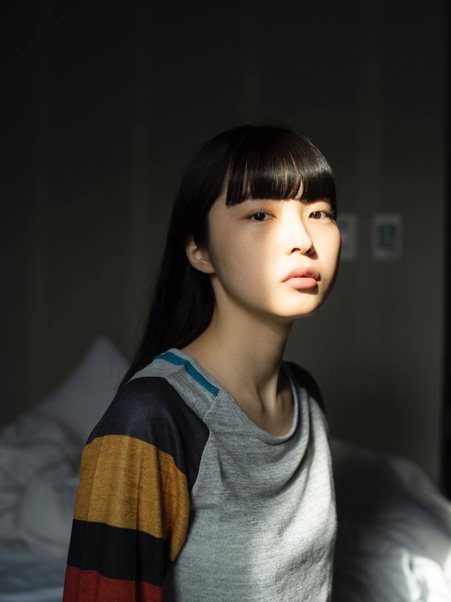 【美品】少女礼讚 / 青山 裕企 青山裕企が写真展「少女礼讃」 素性不明の少女との謎めいた関係