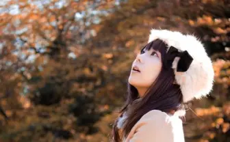 ケープ、トレンチ、ミモレ丈……注目の秋冬ファッションを発表！