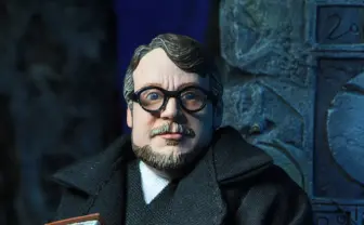 『パシリム』ギレルモ・デル・トロ監督、フィギュア化される
