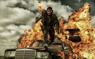 『マッドマックス』が人気を博している理由とは？ 世紀末映画が2015年に教えてくれたこと