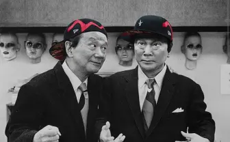 代表作「太陽の塔」がヘッドウエアに!? アート界の鬼才「岡本太郎」と「ニューエラ」が 夢のコラボレート!