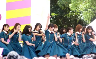 欅坂46 欅坂46、初紅白21人で堂々歌唱 イエモン吉井和哉もエール＜紅白