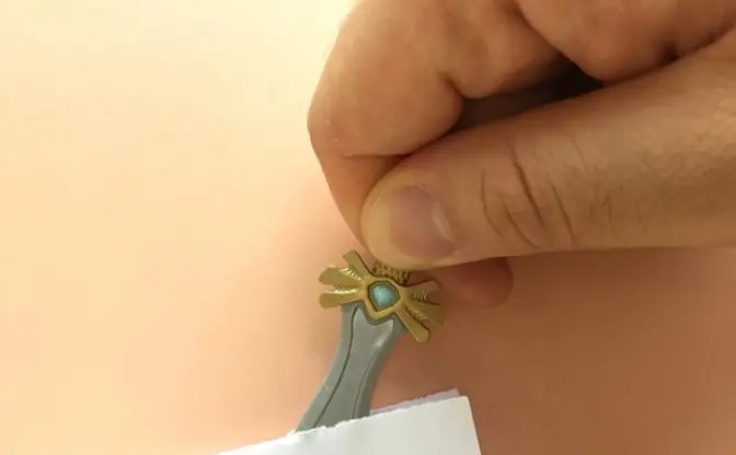 「袋とじを開ける伝説の剣」で封印を解き放て！ よゐこがプロデュース