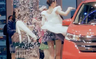 「ようかい体操」美少女まなこが路上で！ ゼロ秒ナマ着替え動画がヤバい