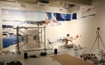終焉後の世界を巨大グラフィティで描く 仏アーティストが麻布で展覧会