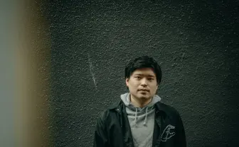 野崎りこん、3年ぶりの新作『We Are Alive EP』 ネットラップ叩き上げの異端児