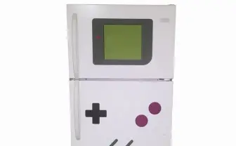 家電が巨大ゲームボーイに! ユニークなマグネットが米Amazonに登場