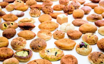 「日本一のカレーパンとは？」を世に問うグランプリ開催！ どの店に投票する？