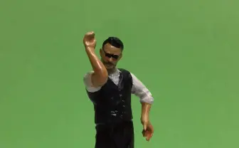 塩の恋人 #SaltBae こと「肉に塩をサラーってする人」がフィギュア化!?