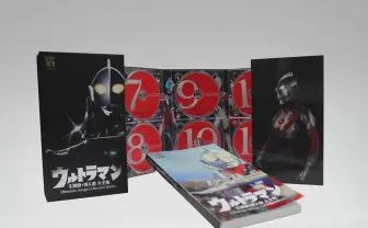 ウルトラマン全シリーズの楽曲を網羅! 263曲、15時間超の12枚組CD