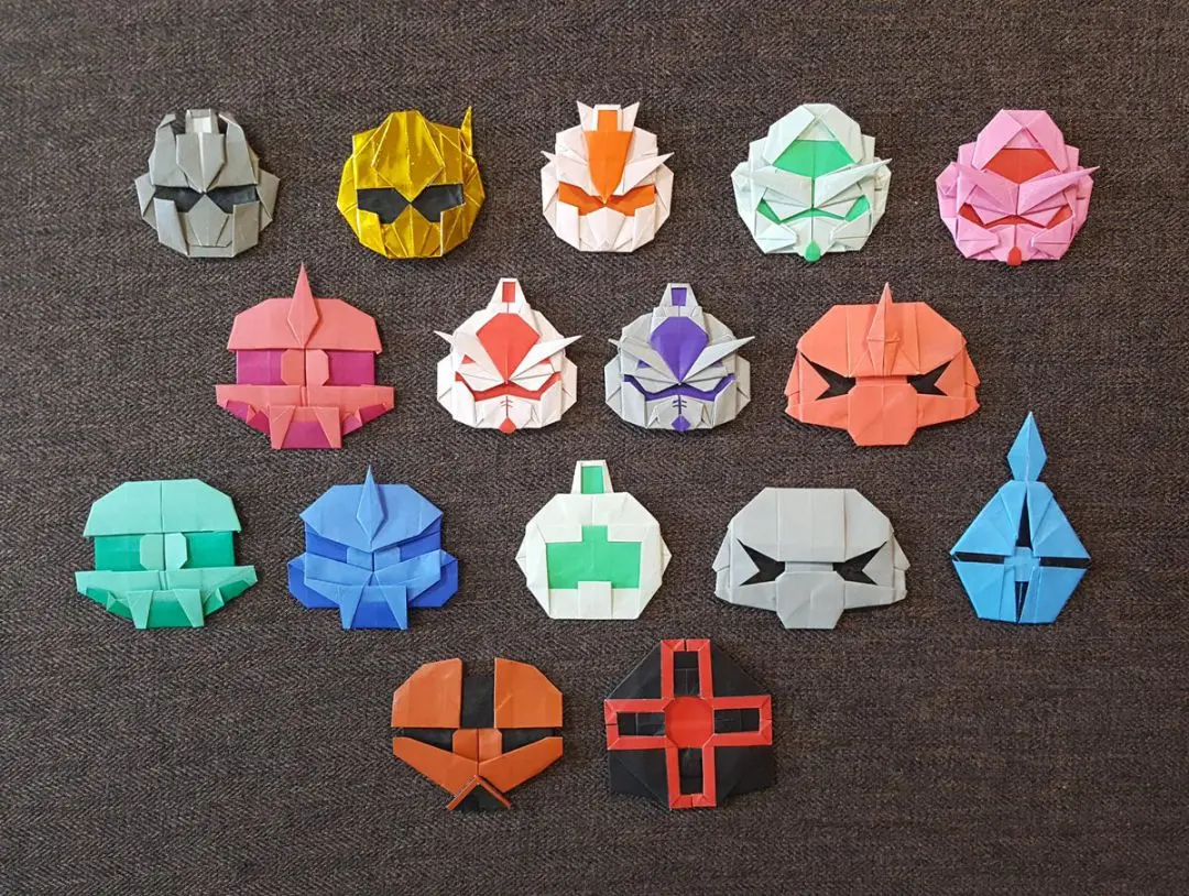 折り紙で折ったガンダムのモビルスーツ／画像はTatsumiさんTwitterより