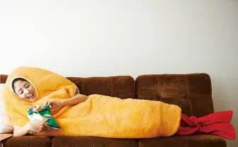 「着るエビフライ寝袋」ふわふわの衣に包まれる気分はいかが？
