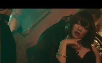 Awich、ラブソングでIO（KANDYTOWN）とコラボ　MVで妖艶なショーガール好演