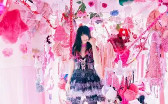 カオス過ぎる「廃病院パーティー」 最終発表で大森靖子バンドセット