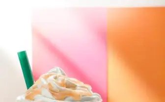 スタバの新作はピーチと紅茶の贅沢コンビ！ 「ネクタリン ピーチ クリーム フラペチーノ® with ティー ババロア」10/3より発売