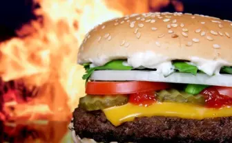 「マクドナルドがお気に入りのレストラン」――カニエ・ウェストのつぶやきに何かを察したバーガーキング公式が凸ってしまう