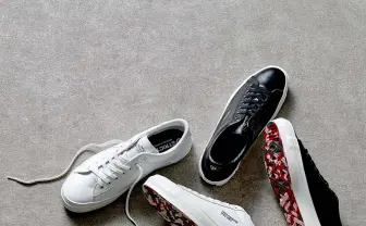 ガンダムとムーンスターがコラボ　連邦軍＆ジオンのレザースニーカー