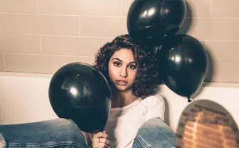 インターネット発の若手R&Bシンガー アレッシア＝カラの実力とは？