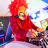 クラウドDJパーティーのオープニングDJを務める、SEKAI NO OWARIのDJ LOVEさん